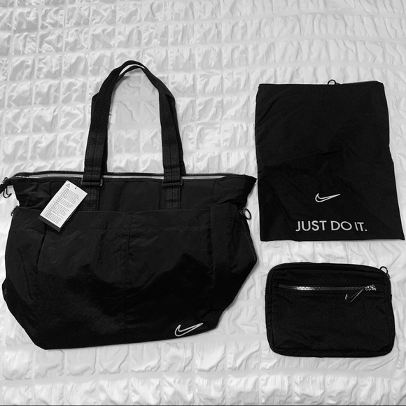 Nike One Luxe Women’s Training Bag (32L) - Picture 12 of 16